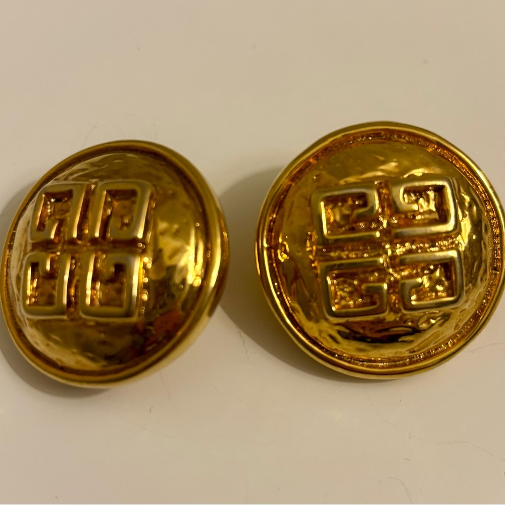 🛑🛑SOLD🛑🛑 Vintage Givenchy 4 G Logo Clip-on Earrings